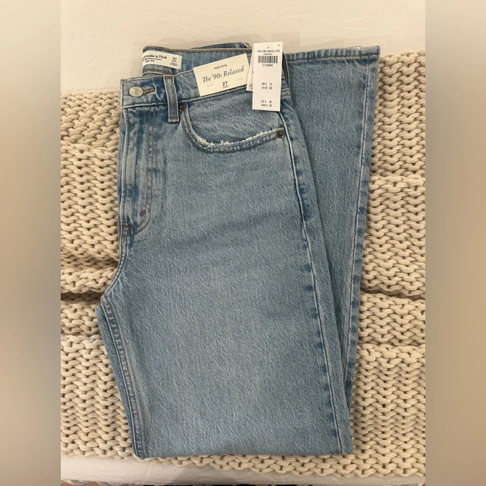 Abercrombie 90’s relaxed jeans - Picture 1 of 3